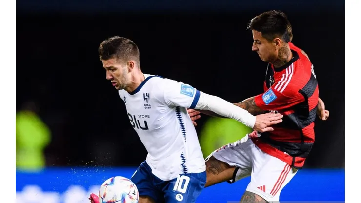 Erick Pulgar ingresó en la segunda parte ante Al Hilal