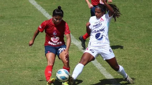 El glorioso debut con gol de Javiera Roa en Guatemala