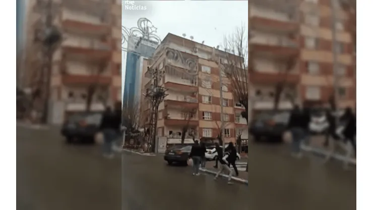 Colapso de edificio tras terremoto en Turquía