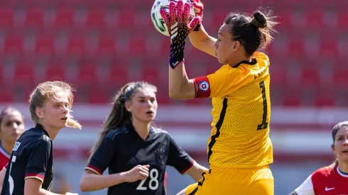 Tiane Endler comanda la nómina de la Roja Fem
