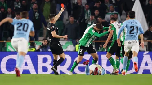 Iago Aspas se tiró al piso acusando un golpe que nunca existió