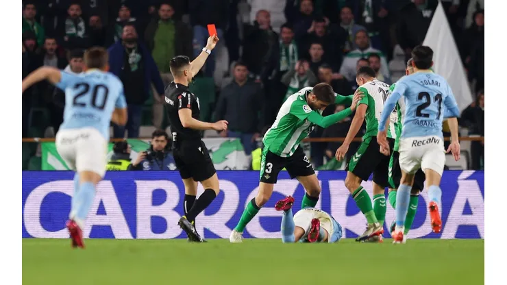 Iago Aspas se tiró al piso acusando un golpe que nunca existió
