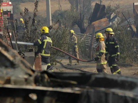 Así puedes aportar a los damnificados por los incendios si vives en Santiago