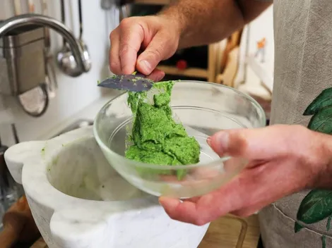 ¿Cómo hacer pesto de albahaca?