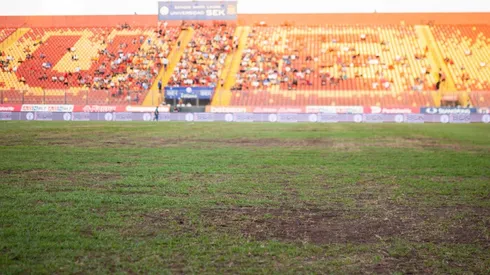 Así está la cancha del Santa Laura