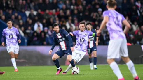 Lionel Messi brilló ante el Toulouse de Gabi Suazo.