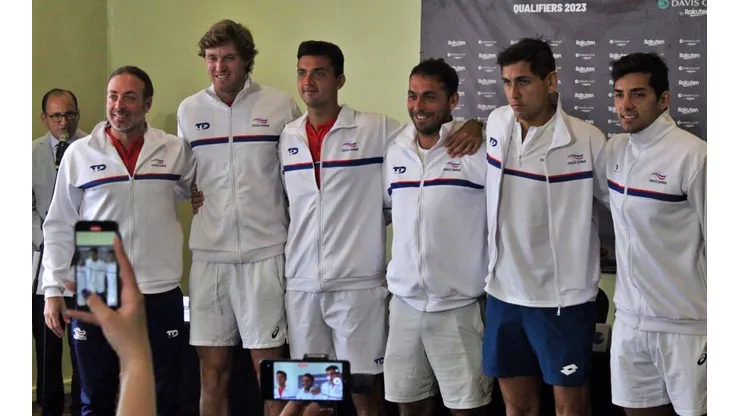 Chile espera lograr una victoria en la serie ante Kazajistan para avanzar a la fase final de la Copa Davis