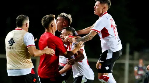 Cristián Zavala llegó a Curicó Unido en modo Pelé, tras su paso por Colo Colo