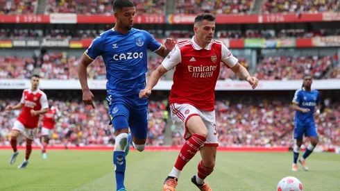 Arsenal está en lo más alto de Inglaterra con un partido pendiente.