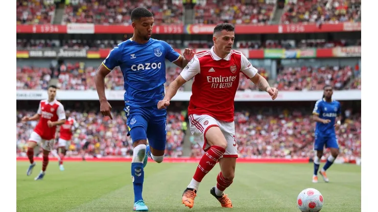 Arsenal está en lo más alto de Inglaterra con un partido pendiente.