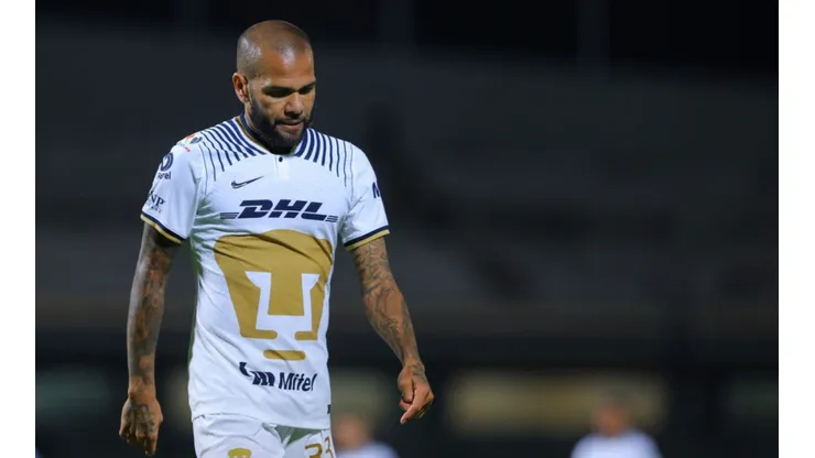 Pumas exigió una indemnización millonaria a Dani Alves.