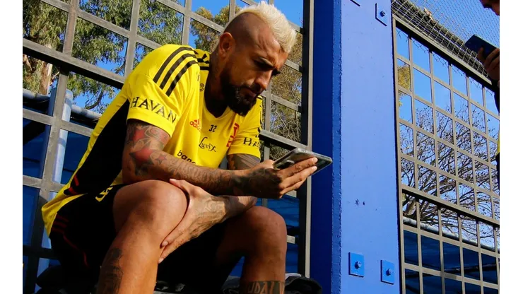 Arturo Vidal cortó de plano la polémica tras lanzar los zapatos en protesta por su falta de minutos