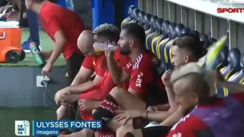 Vidal lanza los zapatos lejos