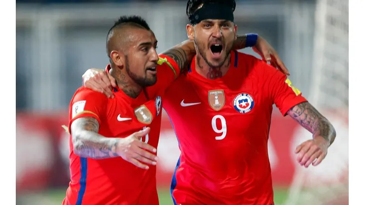 Pinilla no duda en lo que puede aportar su amigo Vidal al fútbol chileno
