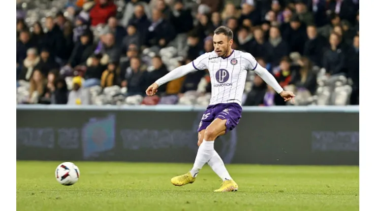 Suazo la rompió toda en su debut en el Toulouse,