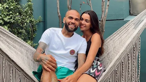 La pareja de Dani Alves pidió el divorcio ante los problemas que enfrenta el futbolista