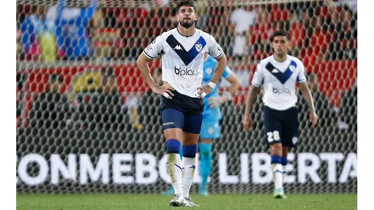 El actual jugador de Vélez podría reemplazar a Emiliano Amor en Colo Colo.