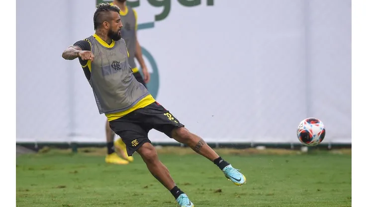 Vidal es criticado por su pobre desempeño en Flamengo