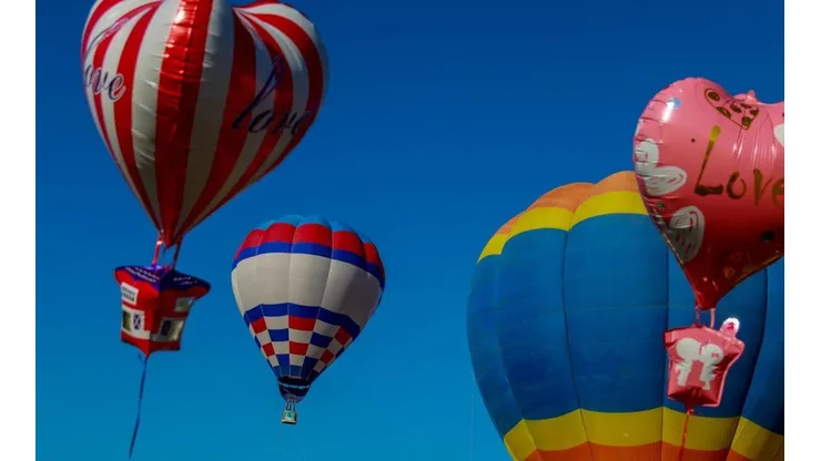 ¿Cómo asisto al festival de globos aerostáticos de Peñaflor?