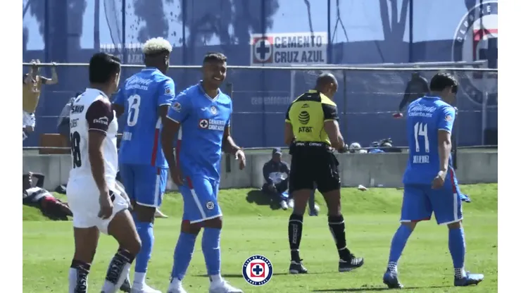 Morales anotó dos goles en un amistoso
