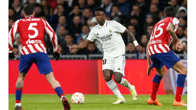 Vinícius le respondió a los racistas, una vez más, en cancha. Y después les disparó en redes sociales.