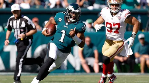 Eagles y 49ers se miden por la final de la Conferencia Nacional.