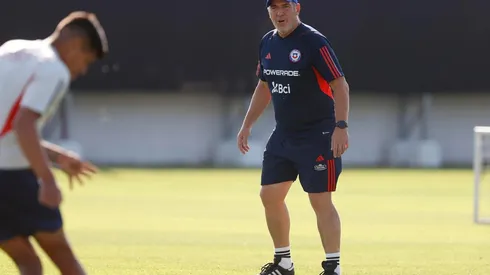 Berizzo dirigiendo a la Selección Sub 23 en Pinto Durán