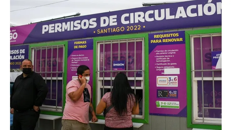 ¿Es posible pagar mi permiso de circulación si tengo multas?