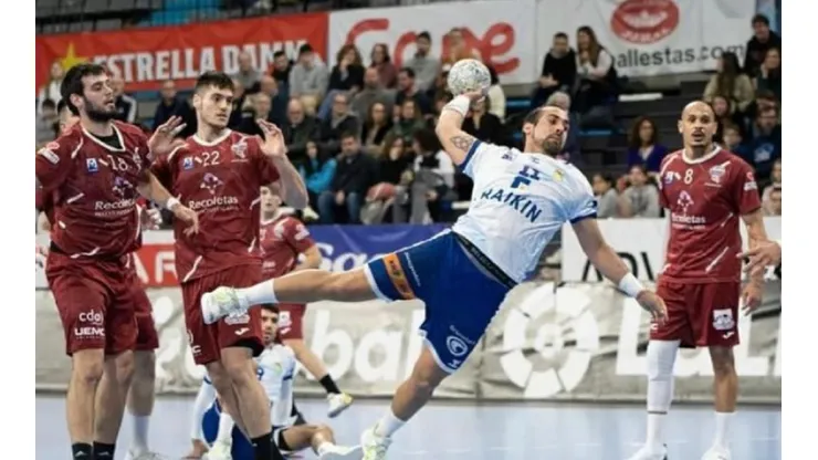 Esteban Salinas volverá a jugar con su hermano