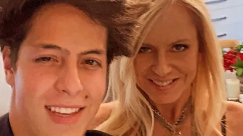 Máximo Menem junto a su madre Cecilia Bolocco.