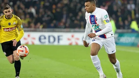 Kylian Mbappé y la jineta de capitán del PSG