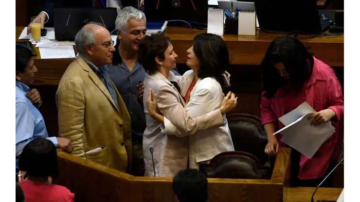 Rechazan acusación constitucional contra ex ministra Ríos