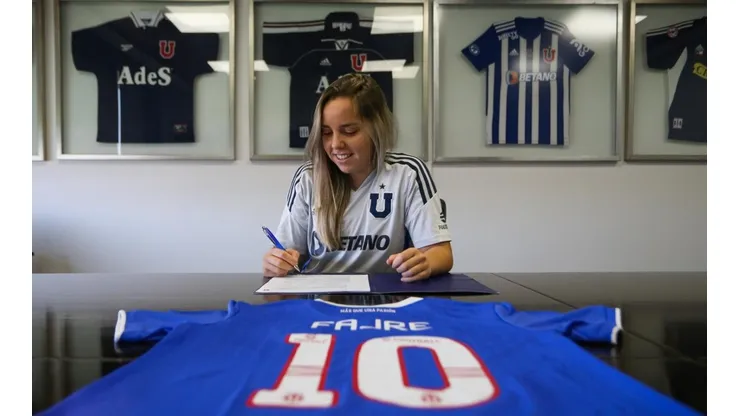 Nicole Fajre regresa a la U después de cinco años