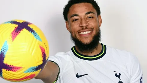 Danjuma presentado en el Tottenham