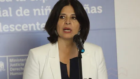 Comisión rechaza AC contra ex ministra Ríos