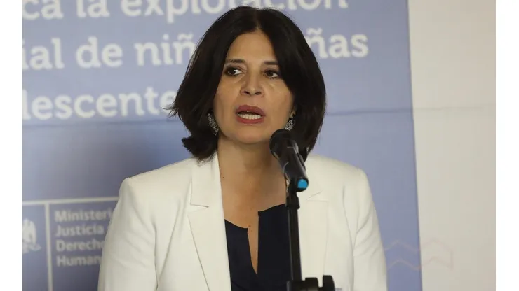 Comisión rechaza AC contra ex ministra Ríos