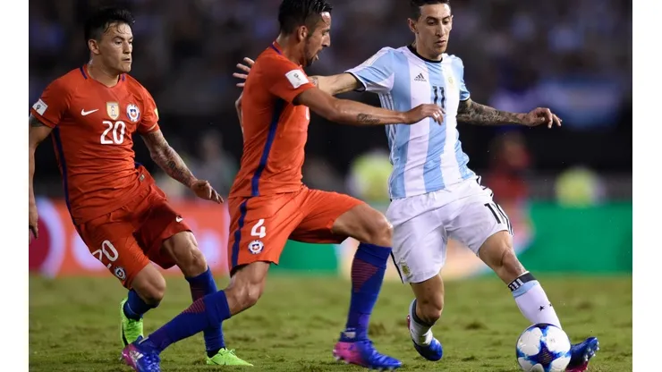 Mauricio Isla escogió a Di María como el rival más difícil de su carrera.