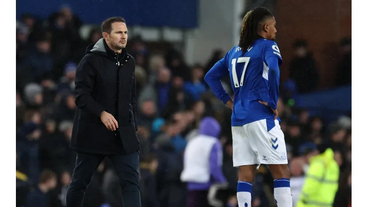 Frank Lampard no seguirá entrenando al Everton