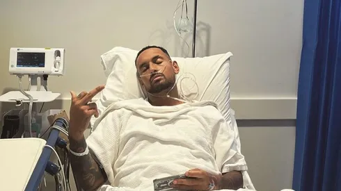 La foto que posteó el australiano luego de ser operado.