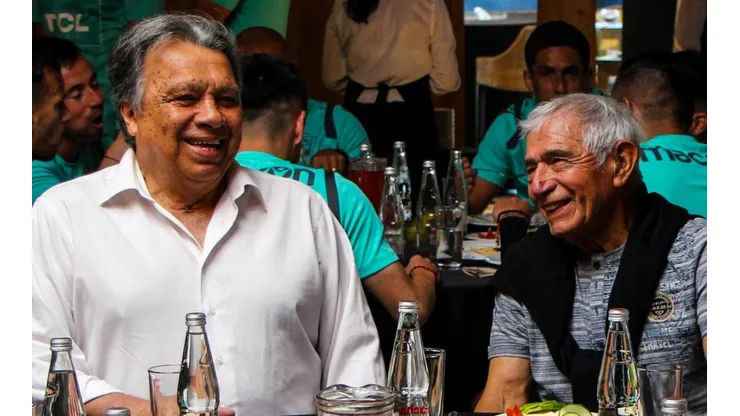 Elías Figueroa junto a Juan Olivares