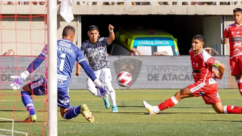 Thompson tardó solo 51 segundos en marcar para iniciar la goleada del Cacique ante Copiapó.