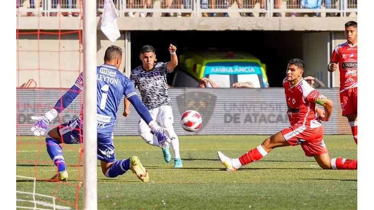 Thompson tardó solo 51 segundos en marcar para iniciar la goleada del Cacique ante Copiapó.