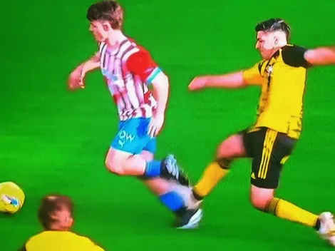 Alarcón alcanza a jugar apenas 7 minutos antes de ser expulsado