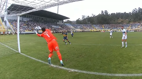 ¡Dituro salva de manera increíble un autogol del Keno Mena!