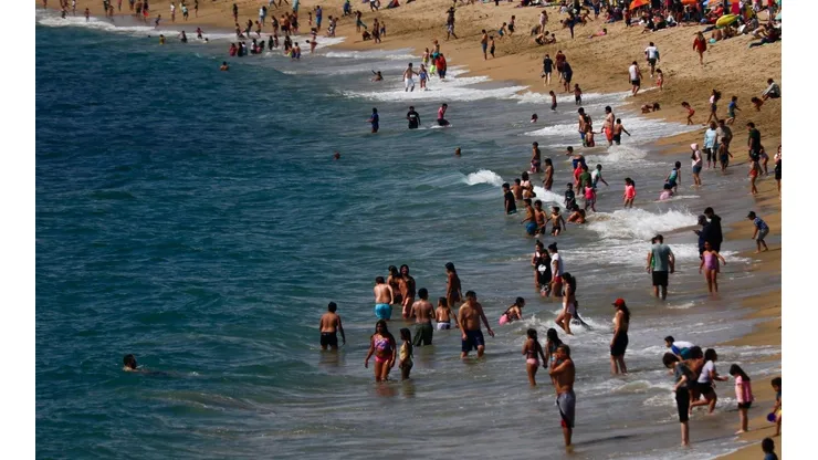 Aumentan restricciones en playas del país