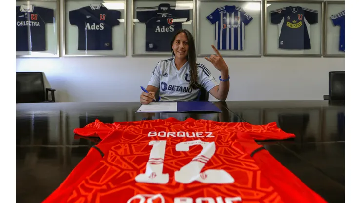 Primera contratación: Gabriela Bórquez fue presentada en la U fem