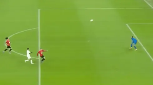 Alexis Sánchez anotó un golazo, pero se lo negaron por un offside