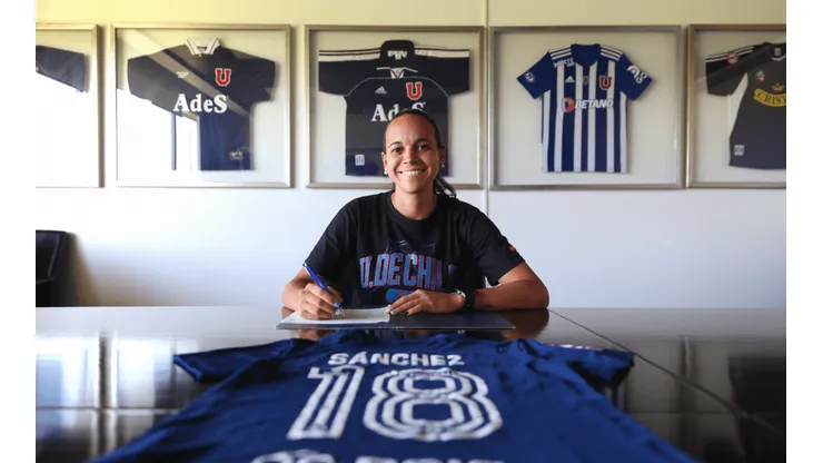 La Chama, Fuentes y González son las tres jugadoras que hasta ahora han firmado su primer contrato con la U