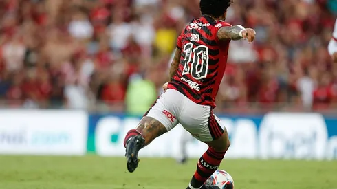 Gabriel Barbosa cambió todo su look para estar más a tono con el número 10 de Zico
