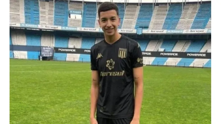 Tomás Avilés: el central "extranjero" de la Roja Sub 20.